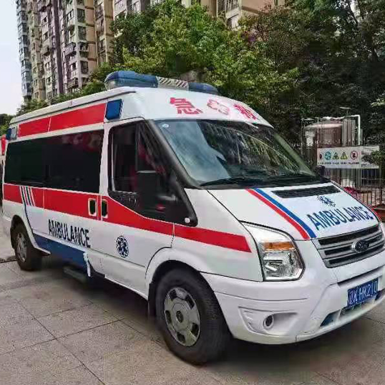 鄂托克长途救护车护送病人返乡